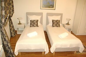 Dom Literatury Pokoje Gościnne