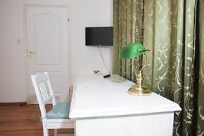 Dom Literatury Pokoje Gościnne