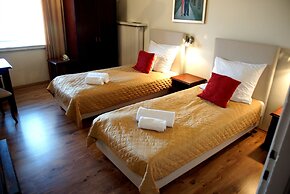 Dom Literatury Pokoje Gościnne