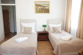 Dom Literatury Pokoje Gościnne