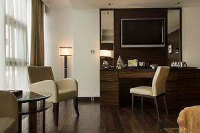 International Hotel Sayen