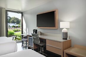Hotel Indigo Long Island - East End by IHG