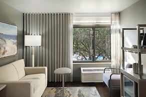 Hotel Indigo Long Island - East End by IHG