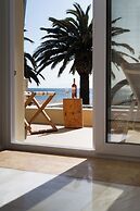 Finikas Hotel