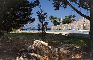 Athina Luxury Villas