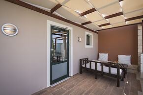 Athina Luxury Villas