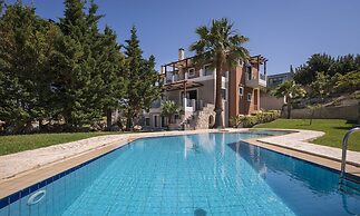 Athina Luxury Villas