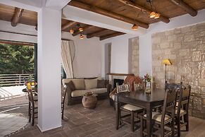 Athina Luxury Villas