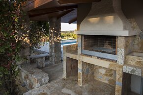 Athina Luxury Villas