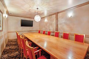 Best Western Plus Mirage Hotel & Resort