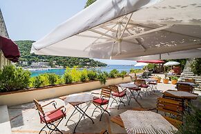 Boutique & Beach Hotel Villa Wolff