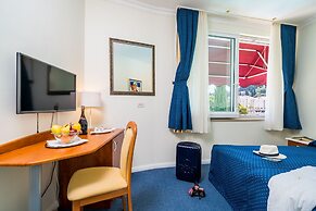 Boutique & Beach Hotel Villa Wolff