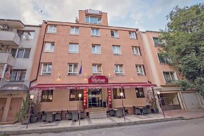 Victoria Hotel