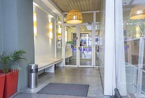 Circus Hotel & Hostel