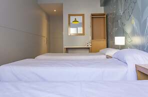 Circus Hotel & Hostel