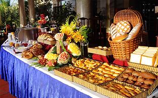 Golden Coast Resort and Spa