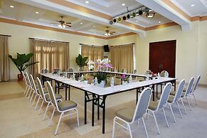 Golden Coast Resort and Spa