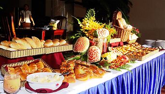 Golden Coast Resort and Spa