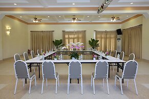 Golden Coast Resort and Spa