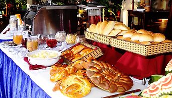 Golden Coast Resort and Spa