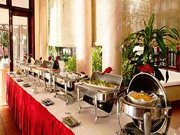 Golden Coast Resort and Spa