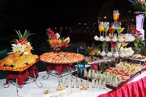 Golden Coast Resort and Spa