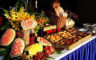 Golden Coast Resort and Spa