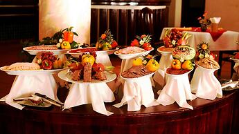 Golden Coast Resort and Spa