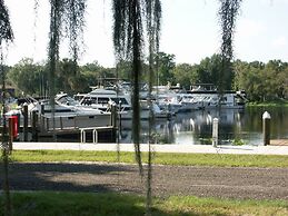 Astor Bridge Marina & Motel