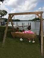 Astor Bridge Marina & Motel