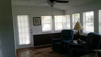 Astor Bridge Marina & Motel