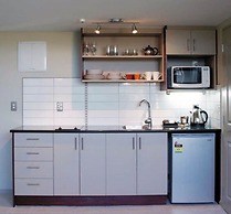 Athena Motel & Apartments