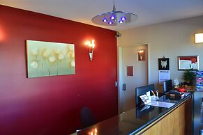 Athena Motel & Apartments