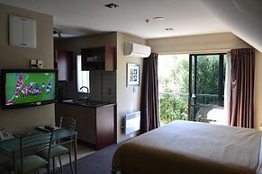 Athena Motel & Apartments