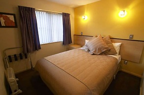 Athena Motel & Apartments