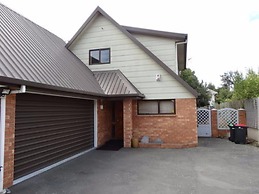 Athena Motel & Apartments