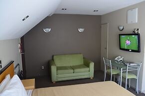 Athena Motel & Apartments