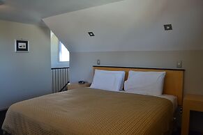 Athena Motel & Apartments