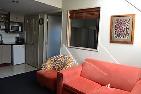 Athena Motel & Apartments