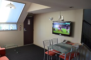 Athena Motel & Apartments