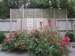 Athena Motel & Apartments