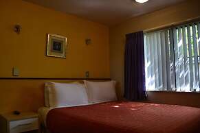 Athena Motel & Apartments