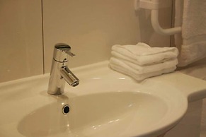 Athena Motel & Apartments