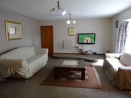 Athena Motel & Apartments