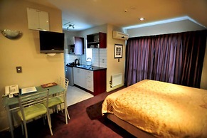 Athena Motel & Apartments