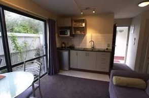 Athena Motel & Apartments