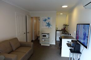 Athena Motel & Apartments