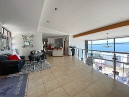 Bar T Nique Guest House