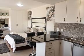 Bar T Nique Guest House