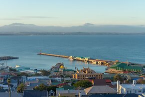 Bar T Nique Guest House